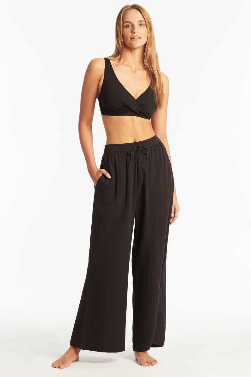 S31-SL9094SSSUNSETBEACHPANTBLACK-22497-Bond-Eye-Sealevel-1053_5070661f-d3ad-4104-b098-56277541689c
